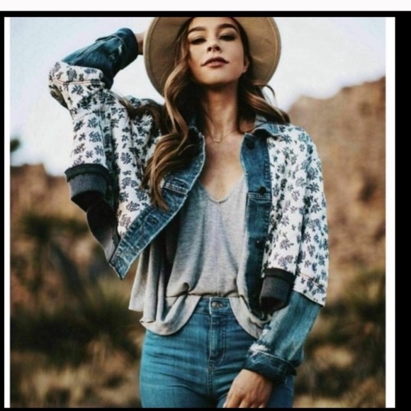 SOLD OUT and RARE - GUC - XS/S Free People Ditsy Denim Jacket - Picture 5 of 5
